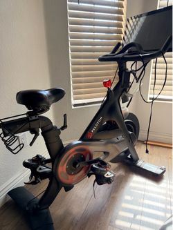 Peloton exercise and entertainment bike