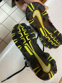 NIKE Boys NEW CLEATS size 13