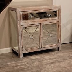 TV Stand/Drawer Cabinet/Bedroom Sideboard by Gracie Oaks in Excellent condition.