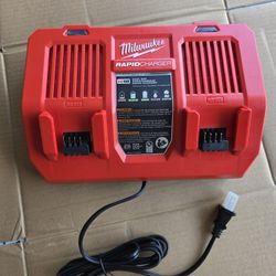 Milwaukee M18 Dual Bay Rapid Charger 