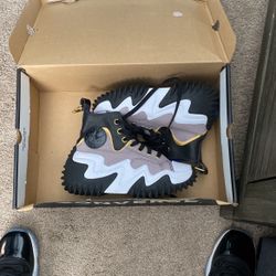 Brand New Converses , Women Size 4 /mens 6