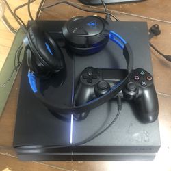 PS4 With Controller And Turtle Beach Headset 