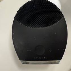 Foreo Luna Facial Cleansing Brush