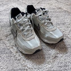 Nike Vomeros 5 