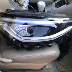 Headlight Side Passenger Volskwagen iD 4 2021-2024