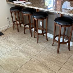 4 Bar Stools 