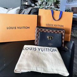 Authentic Louis Vuitton Purse (all Documentation Provided)