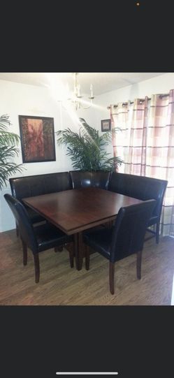 Dining Table Set
