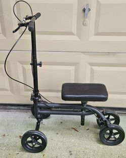 Knee Walker
With Brakes