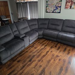 Sectional Couch With 2-Recliners & USB & C-Type Chargers