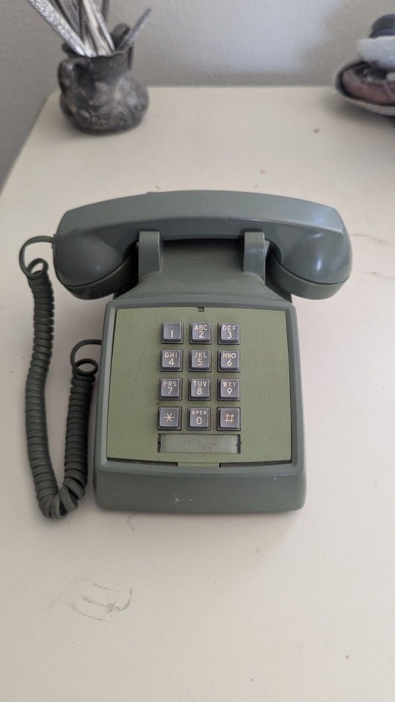 Vintage Bell System push - button telephone 