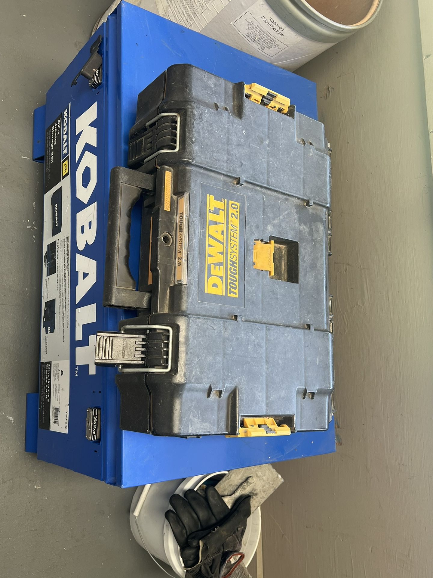 Dewalt Built Tough System 2.0 21.75 in. Medium