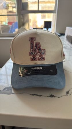 la hat strapback