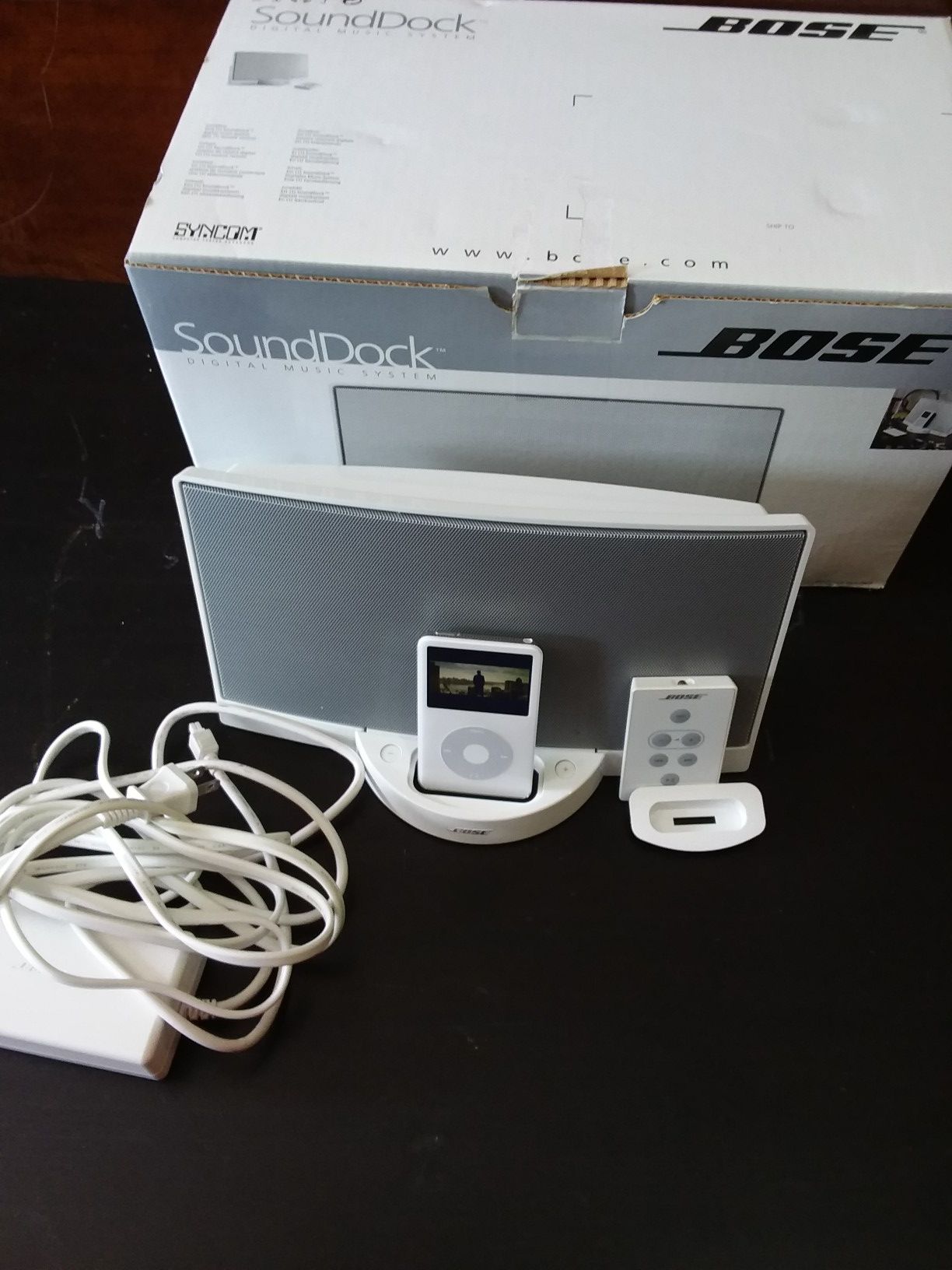 BOSE SOUND DOCK DIGITAL MUSIC SYSTEM