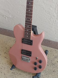 Washburn Lyon LI15 Pink Sparkle Electric Guitar New Strings Ready to Play for Sale in Deerfield Beach FL OfferUp