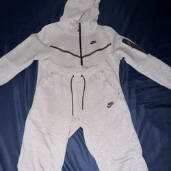 Men’s Nike Tech Fleece