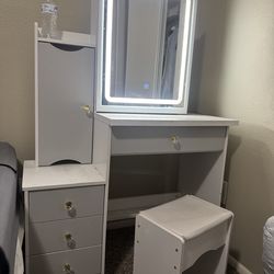 35.2-in Gray Makeup Vanity