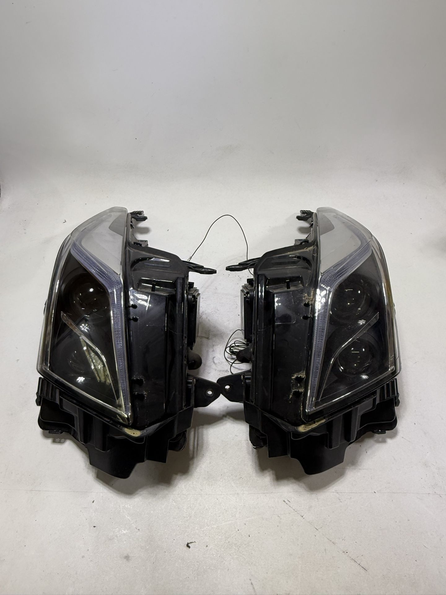 2013 Cadillac ATS Headlight Set