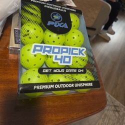 Pickleballs 12 Pack
