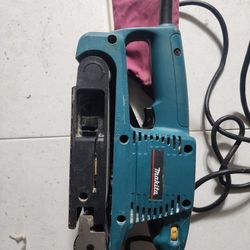 Makita 3x18 Belt Sander