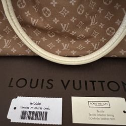 Louis Vuitton  Trapeze Pm 