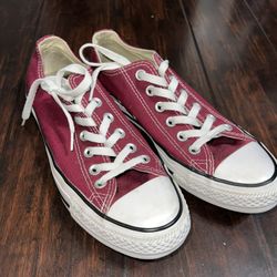 Burgundy converse size 8 
