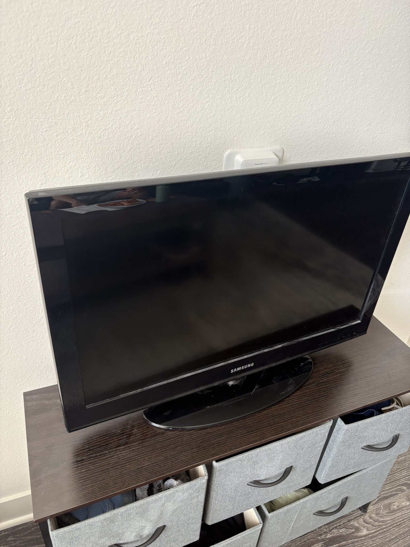 Samsung 30” TV