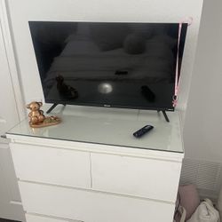 White 6 Drawers Dresser 