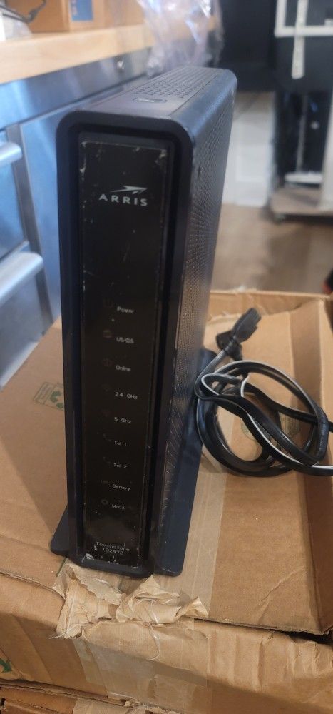 Arris Touchstone® TG2472G Cable Voice Gateway Modem 24x8 DOCSIS® 3.0 Gateway with 802.11ac Wi-Fi & MoCA® 2.0