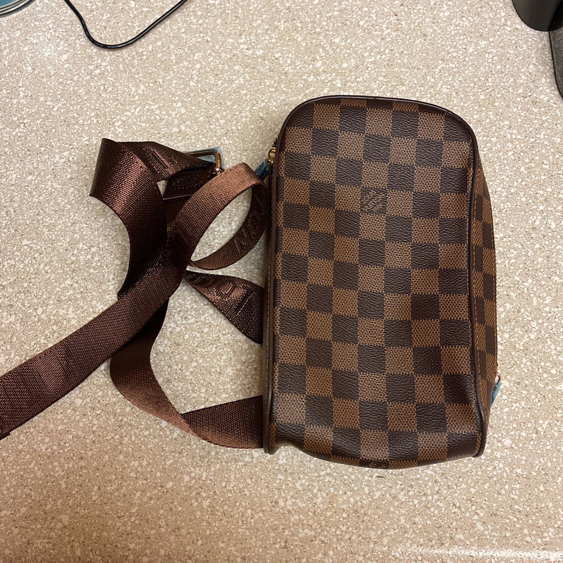 Louis Vuitton for Sale in Federal Way, WA - OfferUp