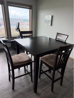 Dining/Bar Table with Chairs