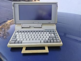 Vintage Toshiba T1200 Laptop Computor