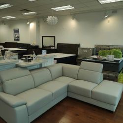 *Ad Special*---Portofino Stunning Leather Sectional Sofa---Delivery And Easy Financing Available 💪