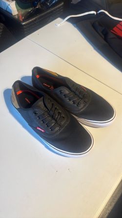Levi’s men shoes sz 8.5