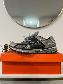 Nike vomero 5 sz 10 grey black