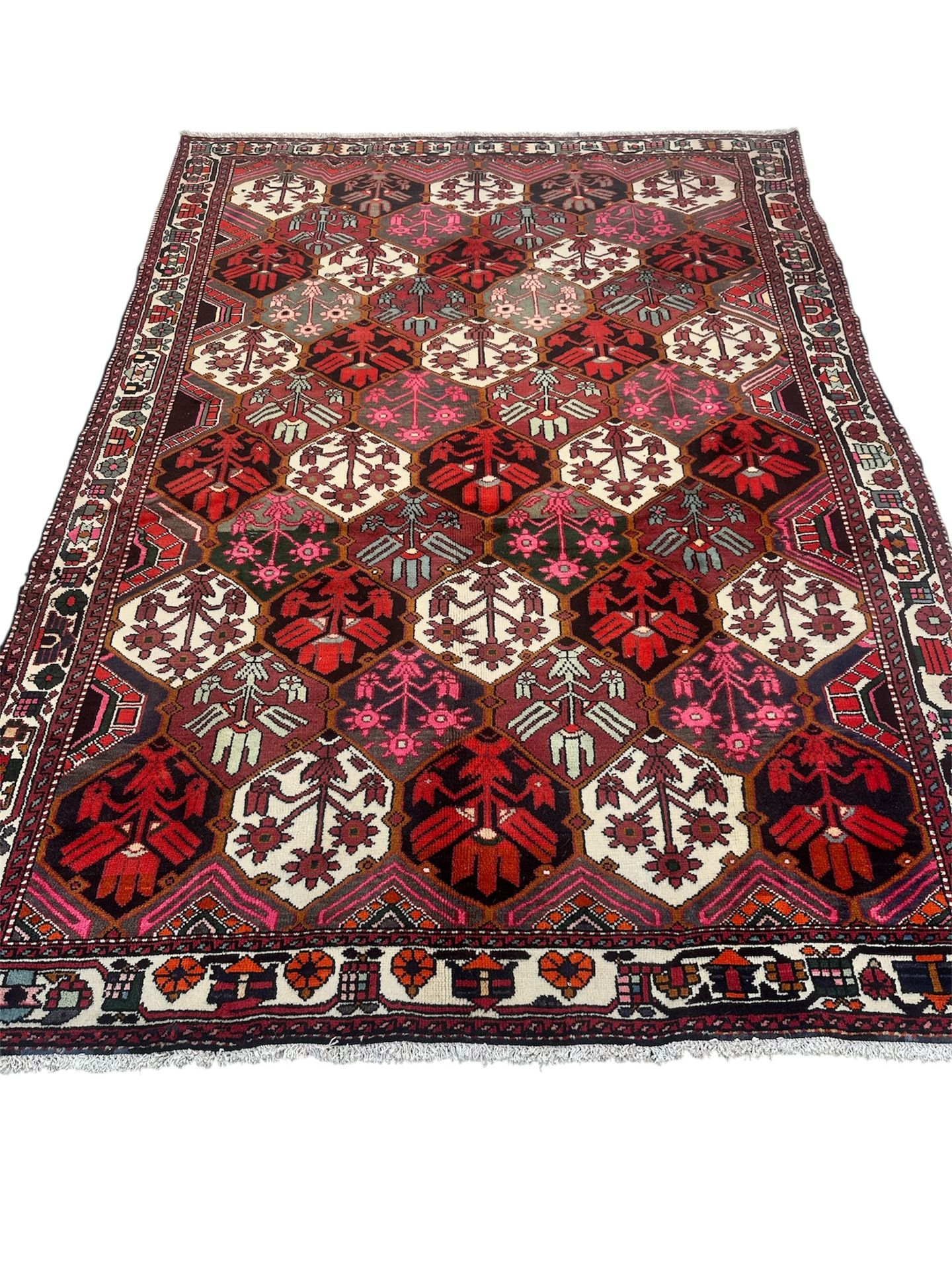 Rug antique Persian heriz size 6.6 x 9.5 Wool and cotton hand knotted $ 1,600 Make An Offer