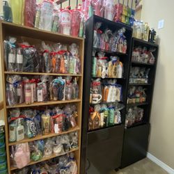 Brand new bath and body works sets-men’s and women’s-$10. All sets vary; candles, body cream, lotion, body spray, soap, car fresheners, hand sanitizer