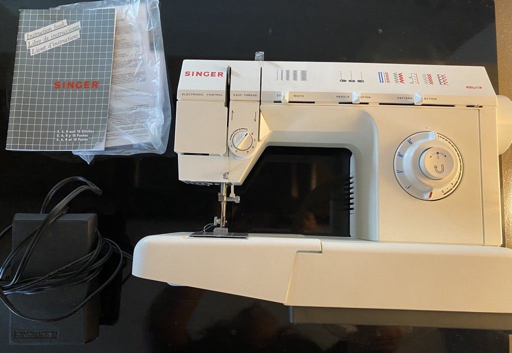 Sewing Machine (Singer)