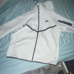 Nike Tech Size Large
