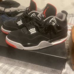 Jordan 4 Bred 