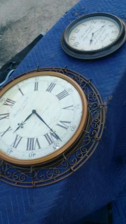 2 Clocks