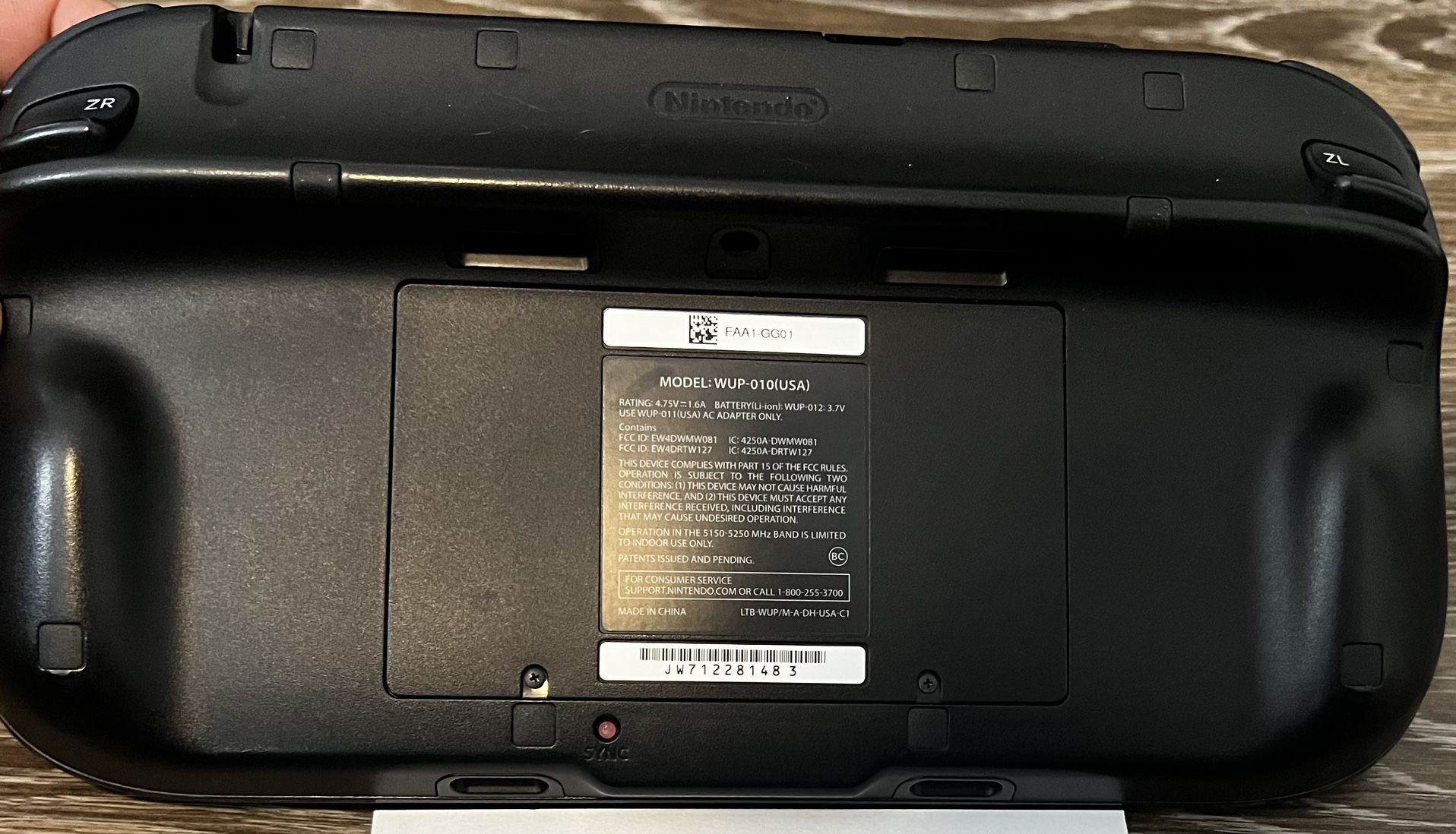 Wii U 32gb System (bad HDMI port/has HDMI Adapter) Electronics & Media