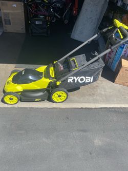 Maquina para cortar sacate solo la maquina no inclulle bateria ni cargador