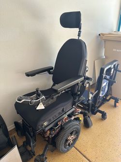 New Edge3 dual power wheelchair