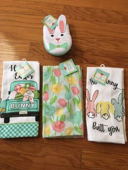 NWT Delux 3 packs kitchen towels & mitten bundle