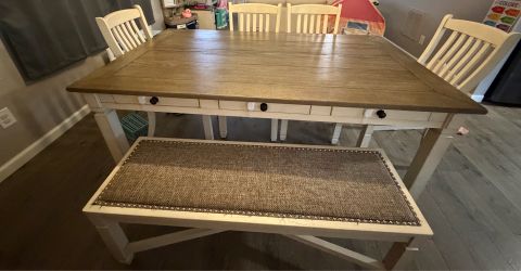 Ashley Bolanburg table set