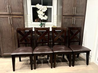 4 dinning chairs with great Condition