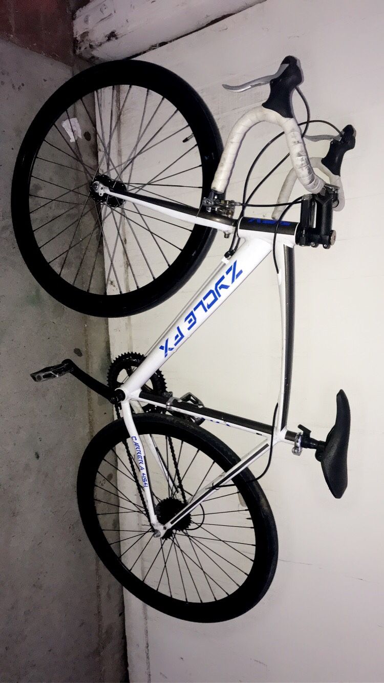 Zycle Fix Carrera 454 road bike