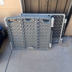 Freestanding playpen