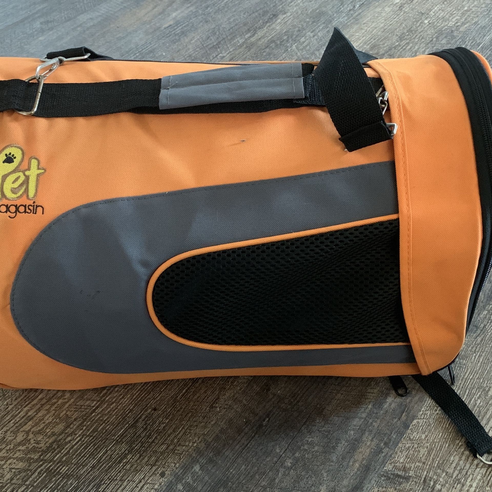 Pet Carrier 